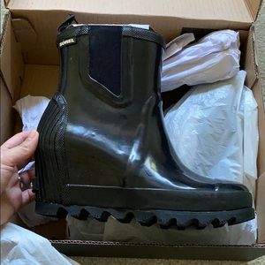 Sorel black wedge rain booties